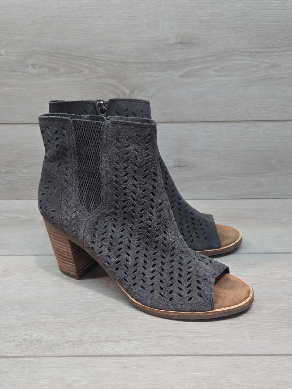 Toms Women’s Majorca Suede Perforated Peep-Open Toe Ankle Boots Shoes Sz 9.5